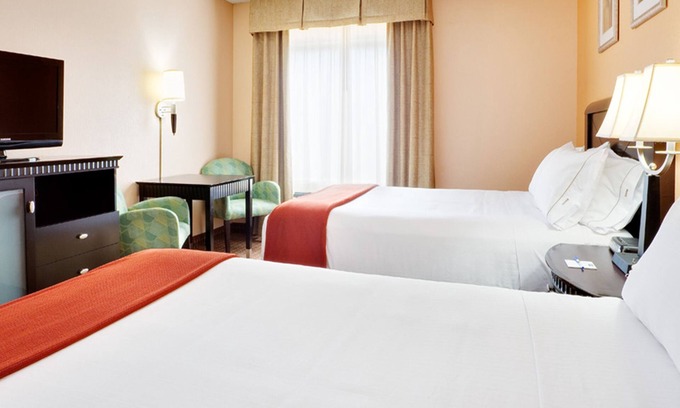 East Windsor Hotel | Baymont by Wyndham East Windsor Bradley Airport