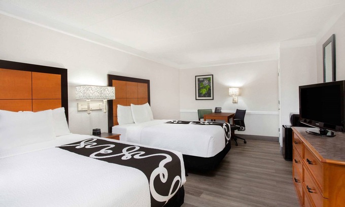Fort Myers Hotel | Baymont by Wyndham Fort Myers Central