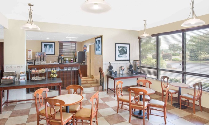 Greenville Hotel | Baymont by Wyndham Greenville