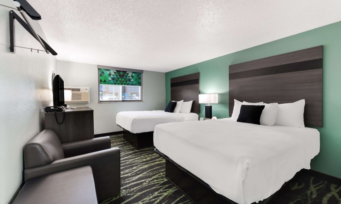 Liberty Hotel | Baymont by Wyndham Liberty MO