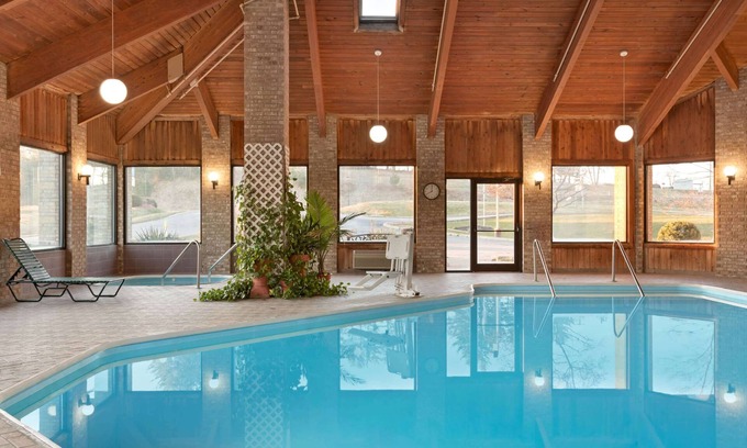 Logan Hotel | Baymont by Wyndham Logan