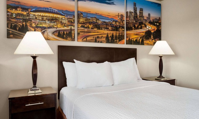Monterey Park Hotel | Baymont by Wyndham Monterey Park