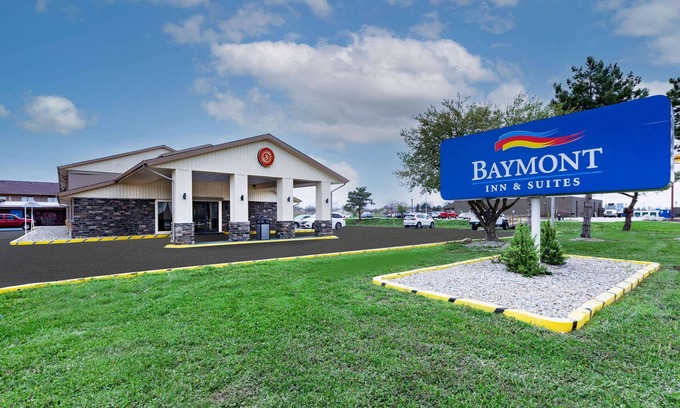 Perrysburg Hotel | Baymont by Wyndham Perrysburg/Toledo