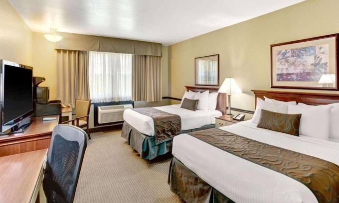 Provo Hotel | Baymont by Wyndham Provo River