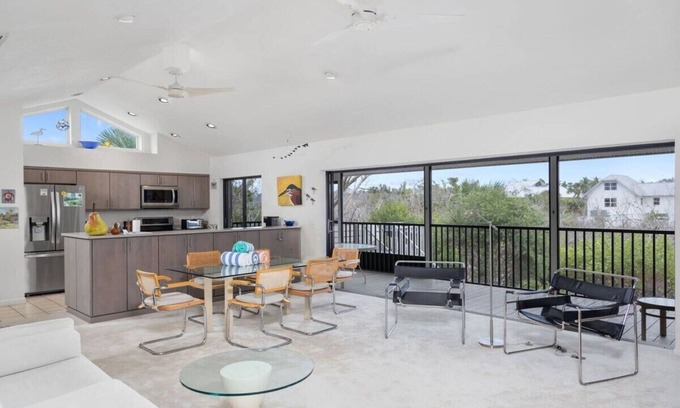 Heron's Landing House | Bayou Beauty - Sanibel Charm Abounds with Elevator