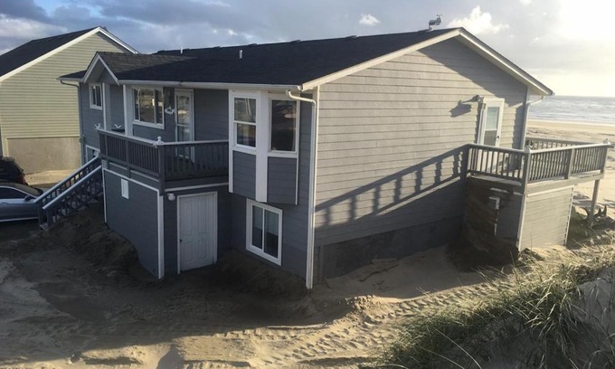 Bayshore House | Bayshore Modern Beach House