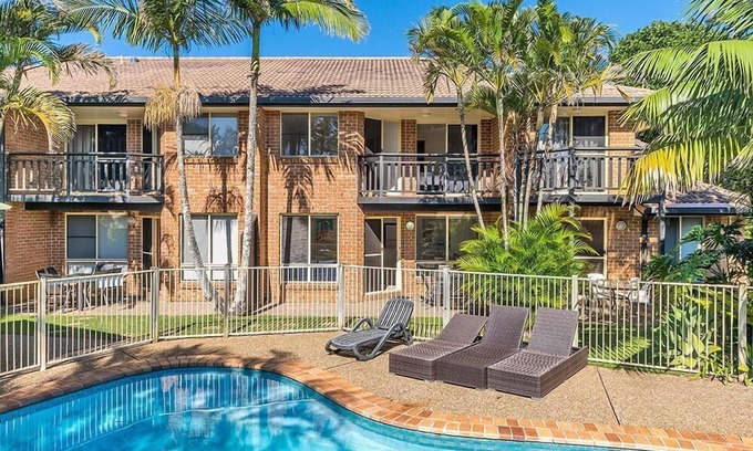 Byron Bay Apartment | Bayside Court - Two Bedroom - Self contained 2 bedroom town house sleeps 4. Shared pool