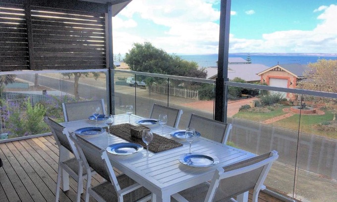 Kingscote House | Bayview Beach House Apartment No 2