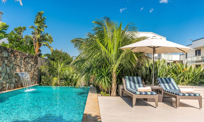 Byron Bay Apartment | Bayview Beachfront Apartments, in town right on the beach