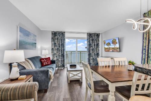 Crescent Beach Apartment | Baywatch Resort 1122
