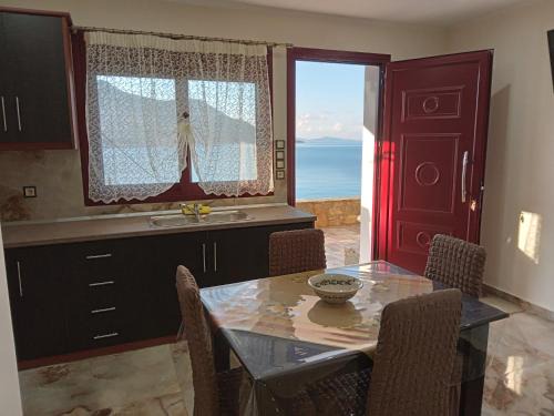 Fournoi Apartment | BAZAKOS’ LUXURY SEA FRONT APARTMENT