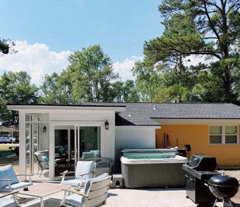 Myrtle Beach House | BBQ HOT TUB 10min to the BEACH