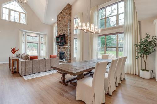 Lake Harmony House | BBQ-Ready Deck Lake Harmony Home with Fire Pit