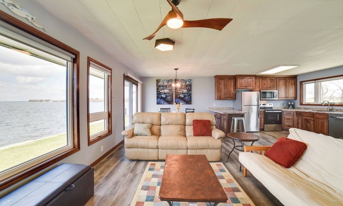 Watertown House | BBQ Ready: Lakefront Retreat in Watertown