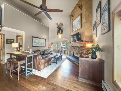 Copper Mountain Village Apartment | BE410 Bridge End Pet Friendly condo