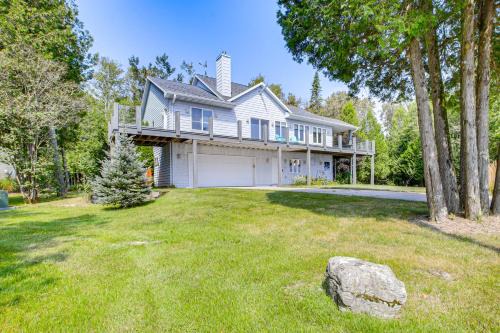 Sturgeon Bay House | Beach Access on Lake Michigan Sturgeon Bay Home