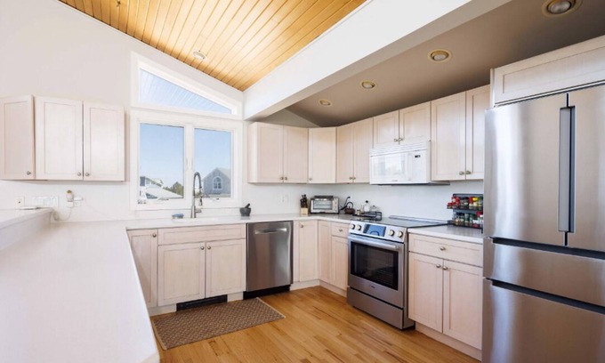 West Hampton Dunes House | Beach access. Amazing bay view. Heated pool. Huge decks. Cul de sac Pickleball!