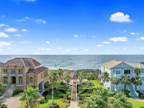 Gulf Shores House | Beach Access with Elevator & FREE Activities
