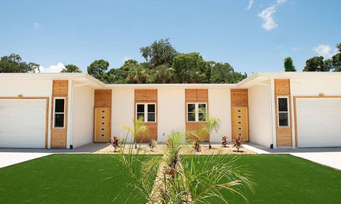 Florida Shores House | Beach and Boujee 2416 · *NEW* Beach and Boujee + Beach + Daytona