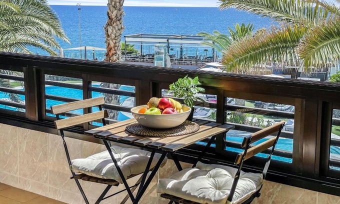 Patalavaca Apartment | Beach Apartment with Stunning Ocean Views