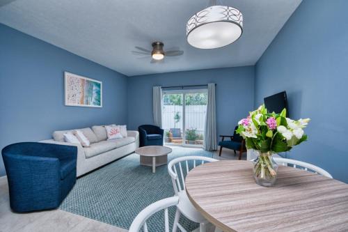 Seven Mile Beach Apartment | Beach Bliss by 7M Beach