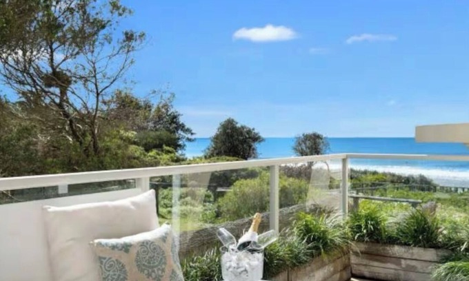 Narrabeen Apartment | Beach bliss - direct beach access apartment