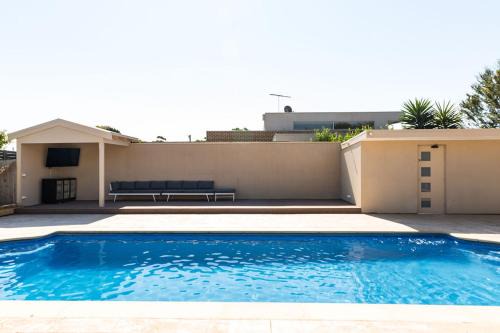 Capel Sound House | Beach Bliss Poolside Paradise