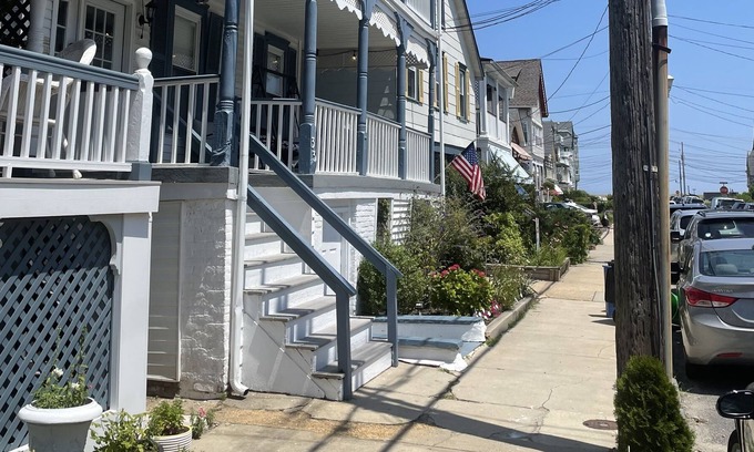 Wall Apartment | Beach Block Amazing location Modern Fully Renovated 1BD