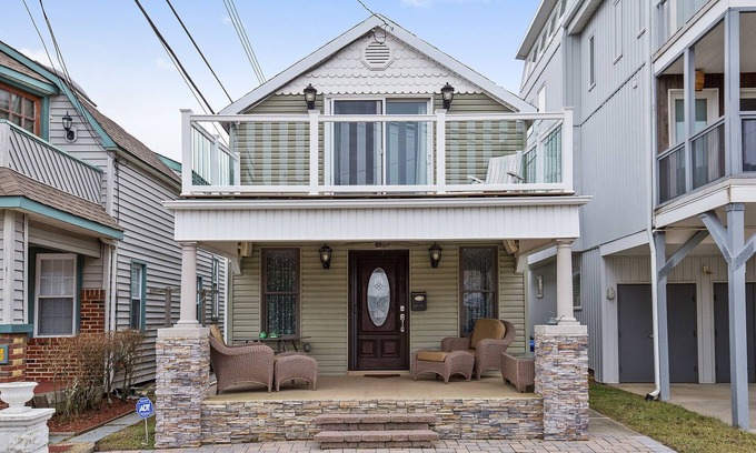 Bradley Beach House | Beach Block Bradley Beach, NJ 3 Houses to Beach