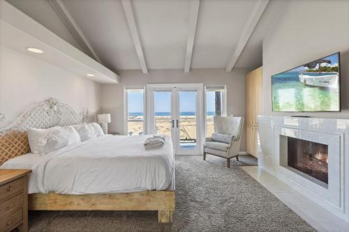 Balboa Peninsula House | Beach Break by AvantStay Oceanfront View Patio