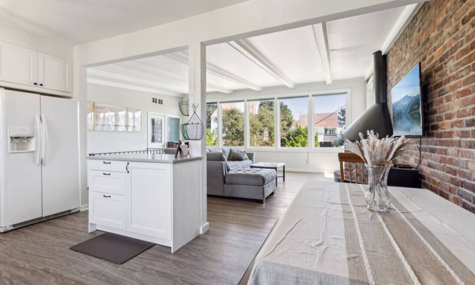 Croatan Beach House | Beach Break Getaway - 3/2, 1 block from beach, pet friendly