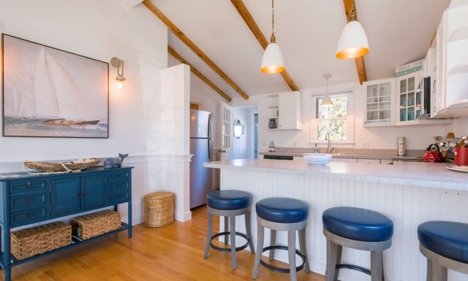 Sandwich Cottage | Beach Bungalow by the sea that will welcome your dogs within walking distance of the beach