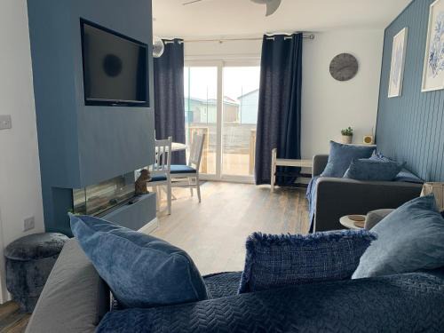 Bridlington Ski Chalet | Beach Buoys holiday chalet Close to the dog friendly beach