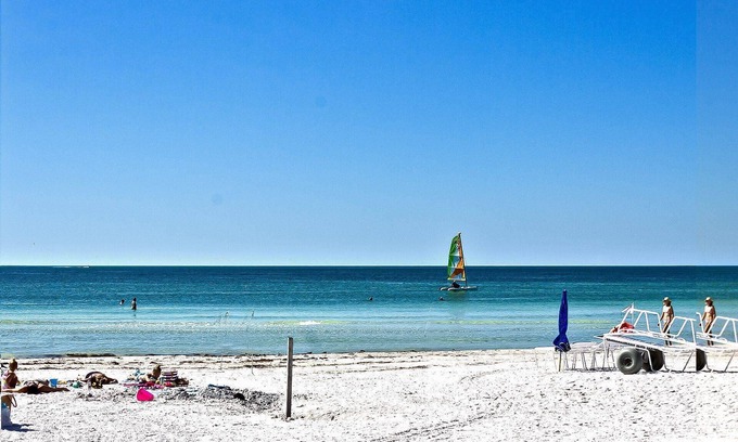Siesta Key Condo | Beach Club Modern Condo C Bldg