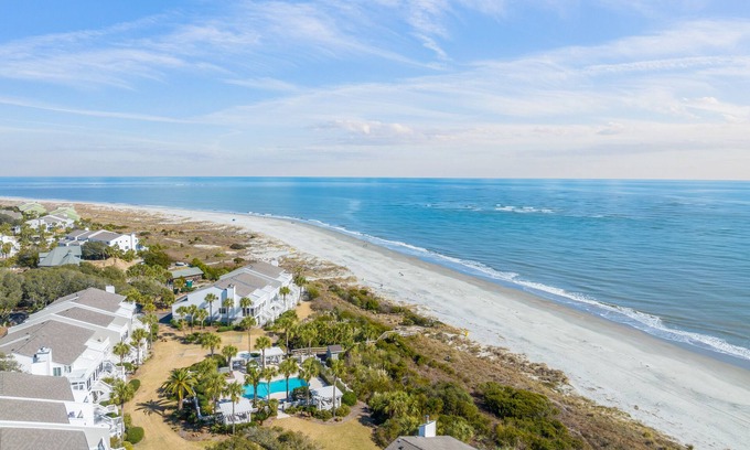 Isle of Palms Villa | Beach Club Villa 27 - Beach Walkout! Oceanview!