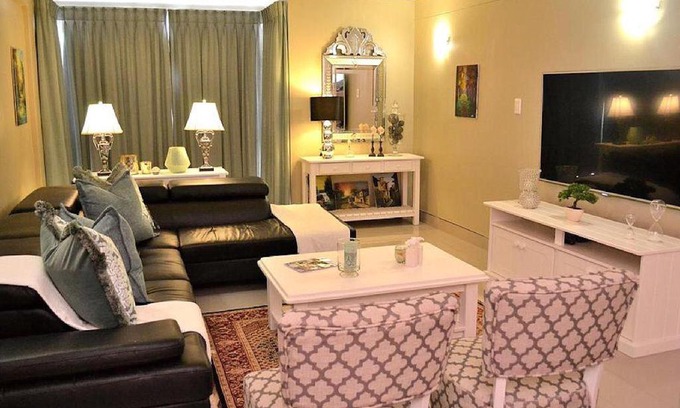 Humewood Apartment | Beach Condo