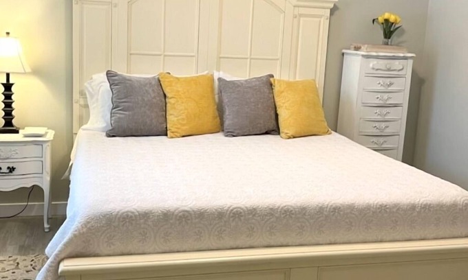 Santa Rosa Beach Cottage | Beach, Cozy for 2, 1Bedroom, 1Bath, 10 min walk to beach