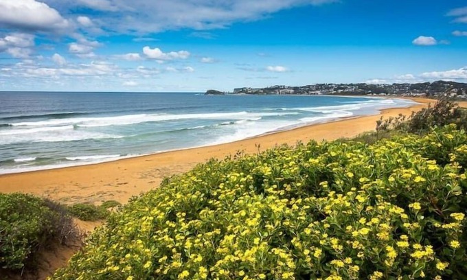 Wamberal Villa | Beach Escape-50m to Wamberal Beach
