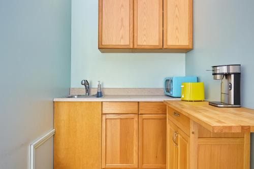 Central Malibu Apartment | Beach Escape - Malibu 2BR In Woods