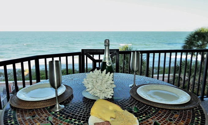 Belleair Beach Condo | Beach Front 2B 2B. Elegant Top Floor End Unit On Desirable Belleair Beach