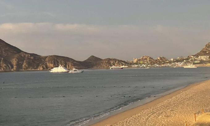 Centro Resort | BEACH FRONT 5 STAR ⭐️ ON MENDANO BEACH 🏖️