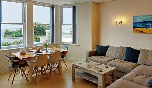 Tywyn House | Beach Front Apartment in Tywyn