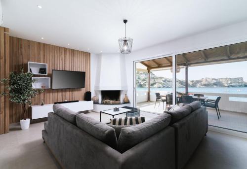 Lygaria Villa | Beach front apartment with swimming pool