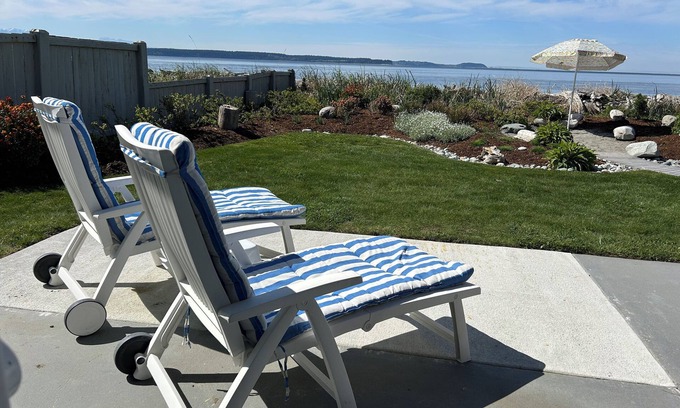 Lagoon Point Cottage | Beach Front Cottage in the Sun on Whidbey.
