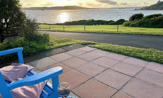 Plymouth Ski Chalet | Beach Front Family Cottage. Stunning location Quiet, Close to Devon attractions.