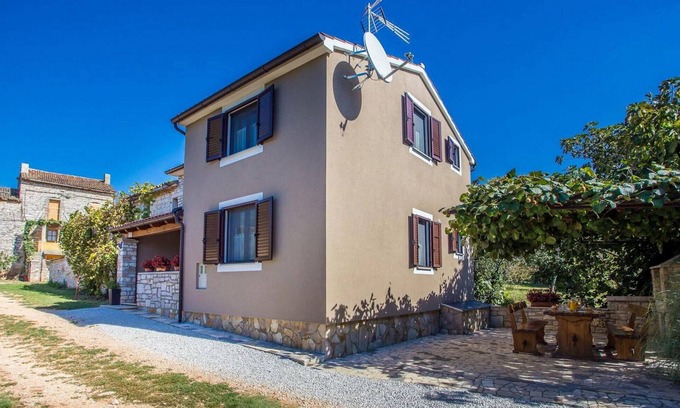 Tar House | Beach front home in Tar-Vabriga