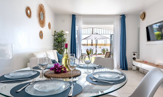 Sitio de Calahonda Ski Chalet | BEACH Front house - Full SEA View - Dona Lola BEACH Resort - Between MARBELLA and La cala de Mijas - 2 bedrooms + 2 bathrooms - CS100