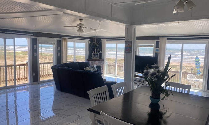 Cedar Lane Cottage | BEACH FRONT ISLAND COTTAGE 3 BEDROOM,1 BA PETS MUST BE DECLARED WHEN BOOKED.