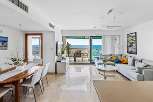 Herzliya Pituach Apartment | Beach Front Luxury Apartment