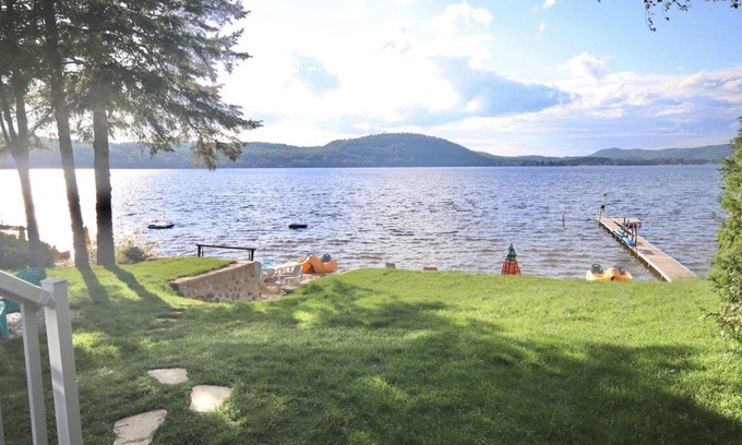 Lac-des-Plages House | Beach Front Property